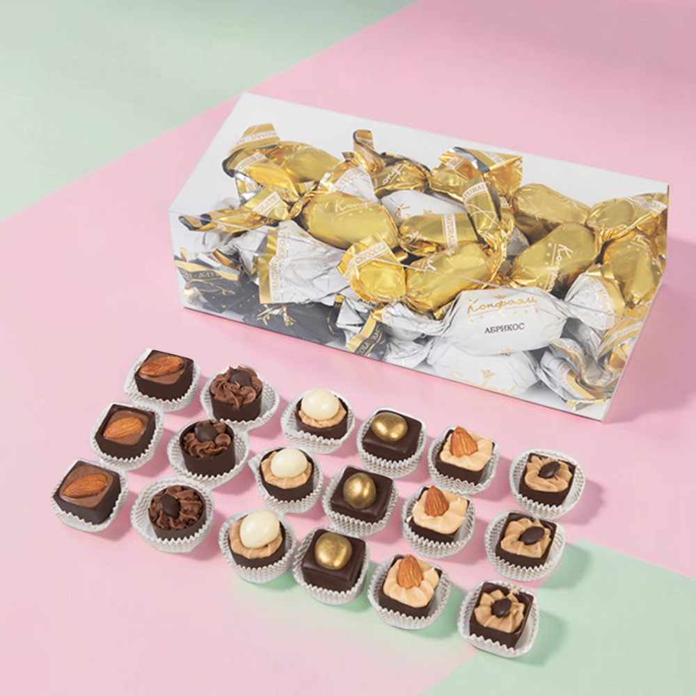 Набор конфет ручной работы и сухофруктов