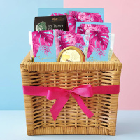 Корзина: шоколад, мармелад, конфеты "Ассорти", мед, чайный напиток