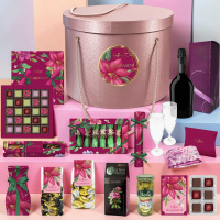 Набор: мармелад-суфле, сухофрукты, конфеты "Ассорти", чай, платок, бокалы 2шт