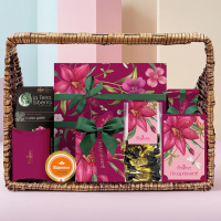 Корзина: конфеты глазированные, конфеты "Ассорти", чайный напиток