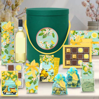 Набор: шоколад, сухофрукты в шоколаде, ассорти, мармелад