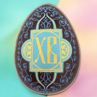 Яйцо из молочного шоколада с декором ХВ