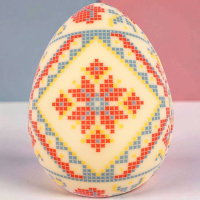 Яйцо из белого шоколада с орнаментом 30г