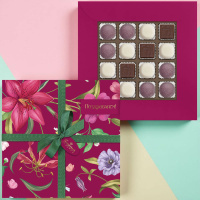 Суфле в горьком шоколаде со вкусом «Игристого розе»,мармелад со вкусом «Сливочная намелака», «Голубика»