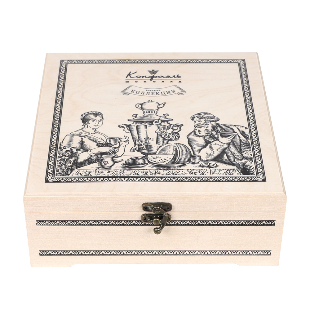 Шкатулка: набор чая и шоколадных конфет «Ассорти»