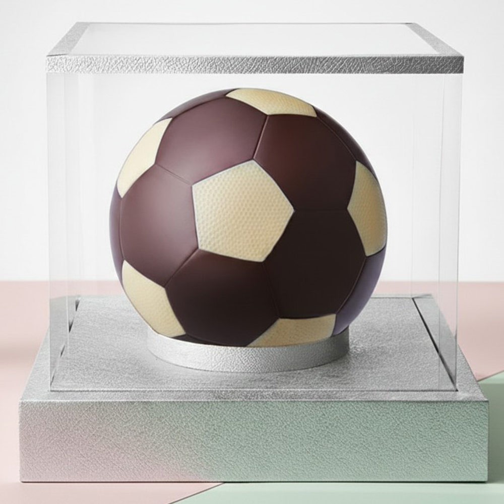 Шоколадная скульптура Футбольный мяч