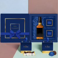 Набор: сухофрукты, марципановые конфеты