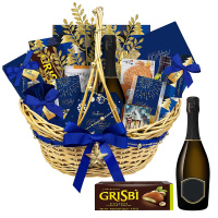 Корзина с конфетами: мармелад-суфле, ассорти, суфле, драже, фруктовые чипсы, чай