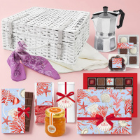 Чемодан: шоколад, драже, мармелад, варенье, кофе, шоколадные конфеты ассорти