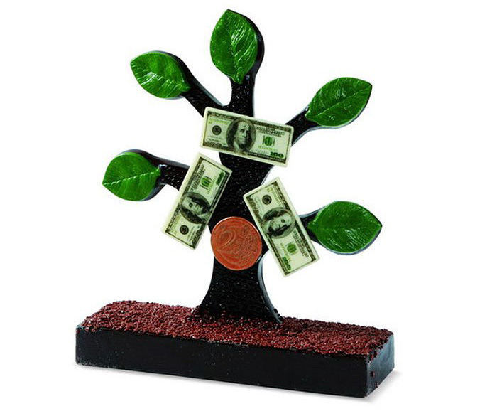 Дерево из горького и белого шоколада на подставке с листиками, долларами, медальками  Дерево из горького и белого шоколада на подставке с листиками, долларами, медальками