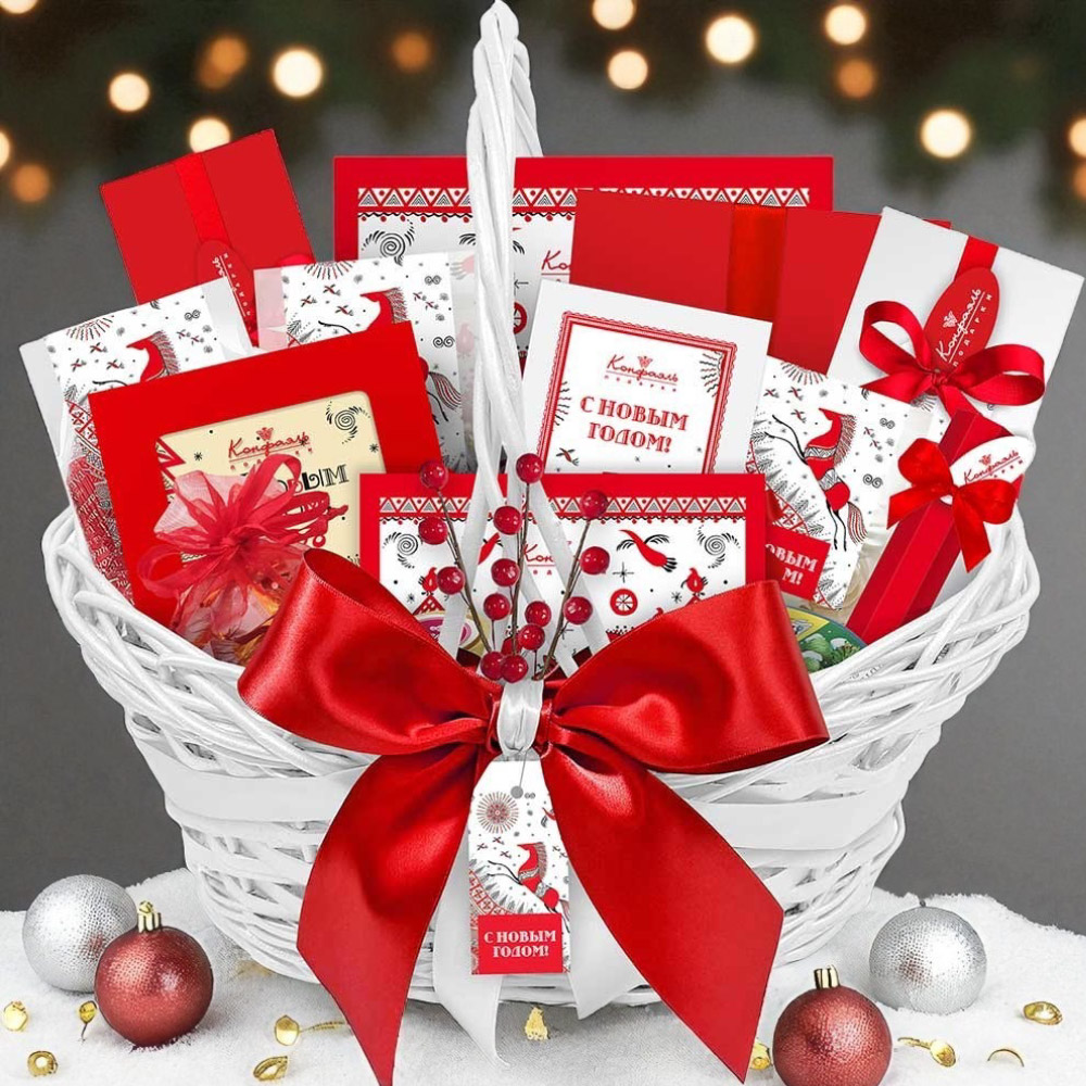 Корзина с конфетами ассорти, сухофрукты, шоколад, мармелад из коллекции Огненная лошадь