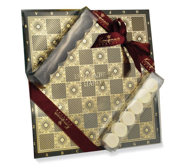 Шашки из горького и белого шоколада