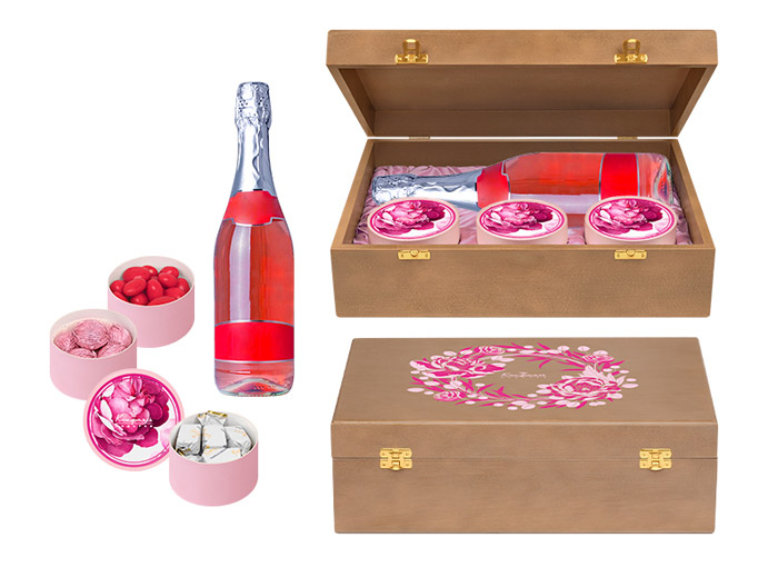 Шкатулка с конфетами: драже, суфле, марципановые