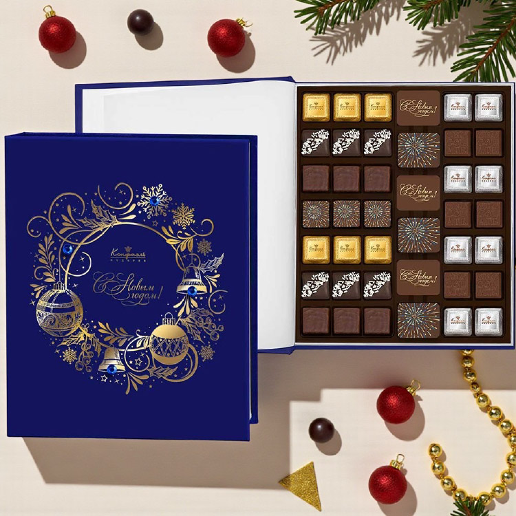 Книга большая с конфетами ассорти, суфле, мягкий грильяж из коллекции Элегантная зима Книга большая с конфетами ассорти, суфле, мягкий грильяж из коллекции Элегантная зима