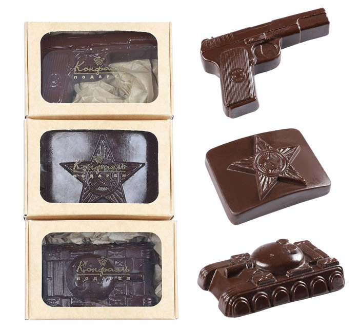 НАБОР ИЗ ГОРЬКОГО ШОКОЛАДА: ПИСТОЛЕТ, ПРЯЖКА И ТАНК»