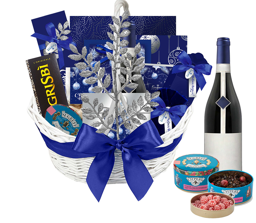 Корзина с конфетами и шоколадом: ассорти, ирис, меренги, мармелад из коллекции Серебро января