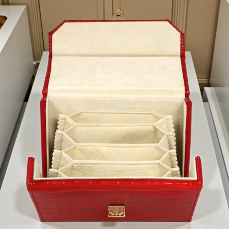 Шкатулка для украшений красная 12,5х5х10см