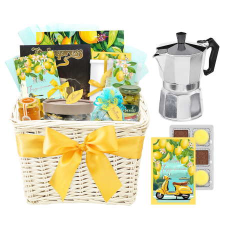 Корзина: шоколад, мармелад, варенье, оливки, кофе