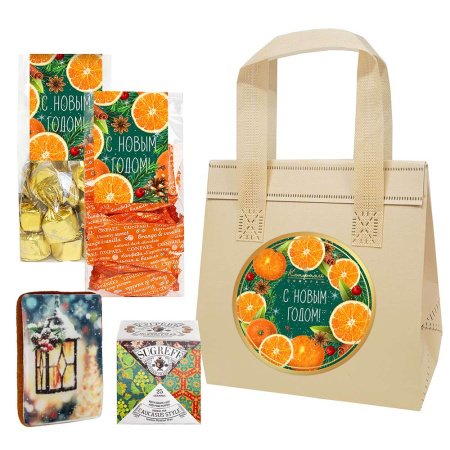 Сумочка с конфетами ассорти, мармелад-суфле, пряник ручной работы и чай