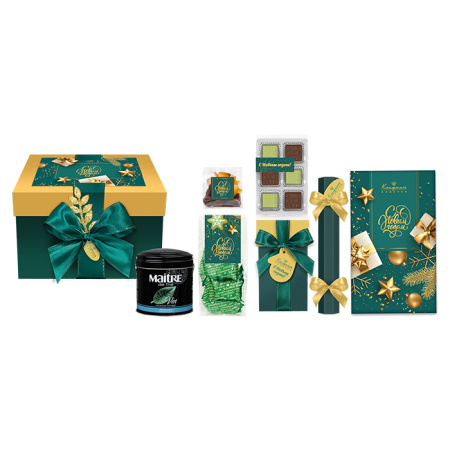 Набор шоколада, чая, конфет, цукатов