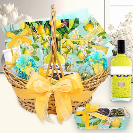 Корзина: шоколад, конфеты, оливки, кофе