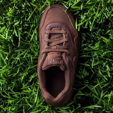 Кроссовок из молочного шоколада