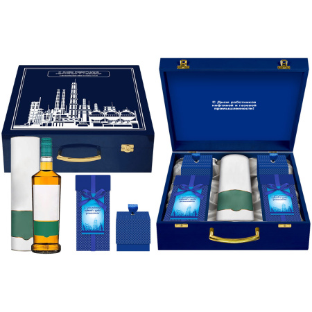 Шкатулка с конфетами "День нефтяника": мягкий грильяж, суфле-безе