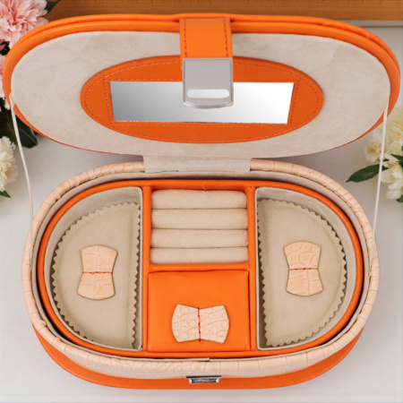 Шкатулка для украшений овальная