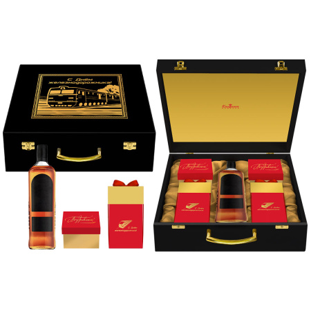 Шкатулка с конфетами ассорти, мягкий грильяж, марципановые