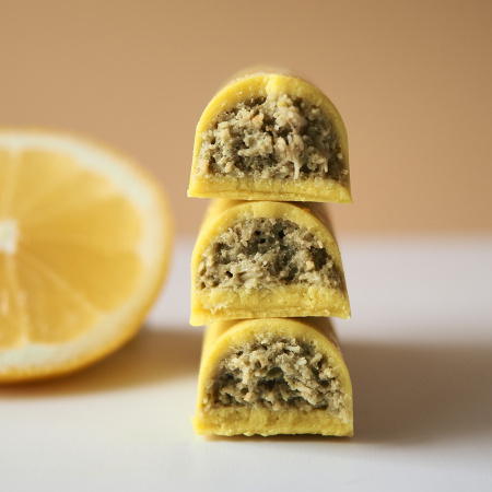 Дубайский лимонный шоколад с фисташковой начинкой 10г Дубайский лимонный шоколад с фисташковой начинкой 10г