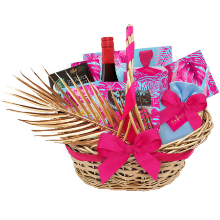 Корзина с конфетами: ассорти, суфле-безе, драже Корзина с конфетами: ассорти, суфле-безе, драже