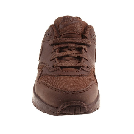 Кроссовок из молочного шоколада