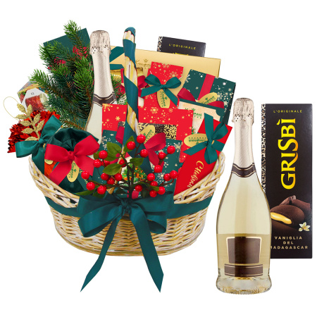 Корзина с конфетами ассорти, набором варенья, кофе