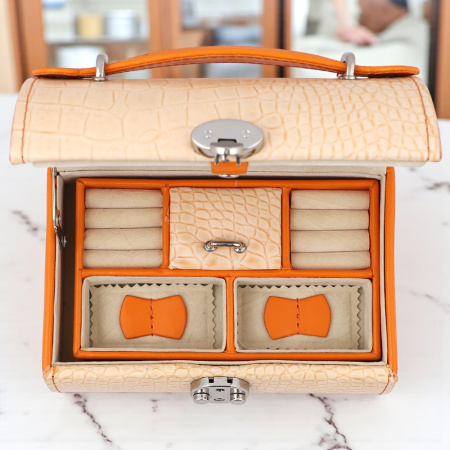 Шкатулка для украшений оранжевая