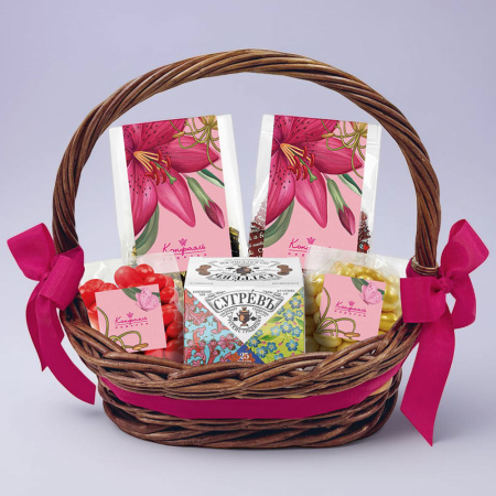 Корзина: драже, конфеты глазированные, чай
