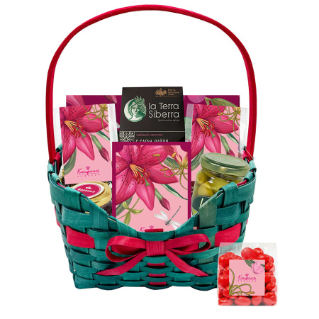 Корзина: драже, шоколадные конфеты "Ассорти", чай, варенье, оливки