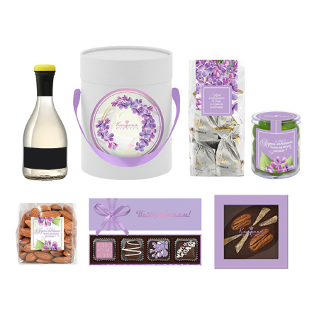 Подарочный набор конфет ассорти, орехов, драже