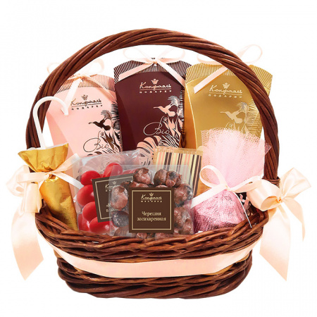 Корзина с конфетами: драже, ручная работа, суфле, косметика для лица и тела 810г