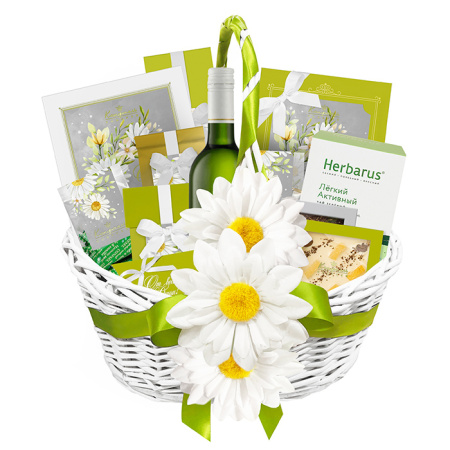 Корзина: конфеты ассорти, чай, шоколад, платок, кофе