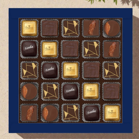 Шоколадные конфеты «ассорти», шоколад молочный с миндалем, сухофрукты, банановое суфле горьком шоколаде 200г