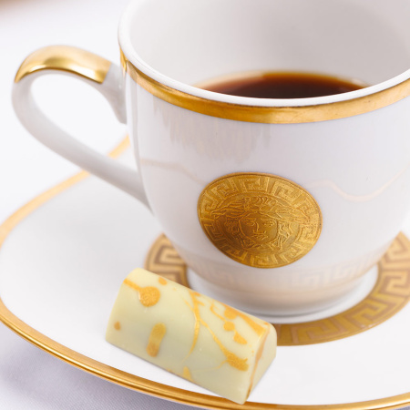 Дубайский белый шоколад с фисташковой начинкой 10г Дубайский белый шоколад с фисташковой начинкой 10г