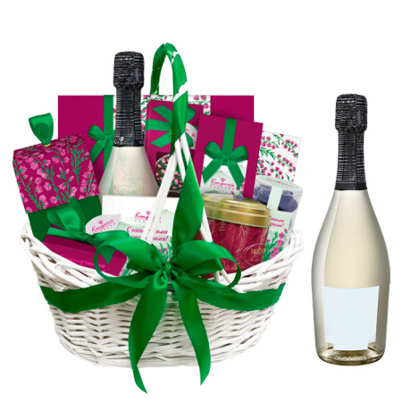 Подарочная корзина: чай, конфеты мягкий грильяж, суфле, мармелад, сухофрукты