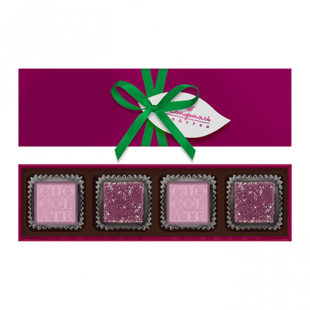 Набор шоколадных конфет ассорти и черничного мармелада