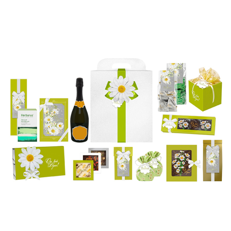 Подарочный набор: конфеты ассорти, мармелад и суфле, шоколад Подарочный набор: конфеты ассорти, мармелад и суфле, шоколад