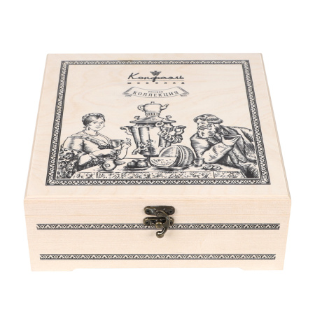 Шкатулка: набор чая и шоколадных конфет «Ассорти»