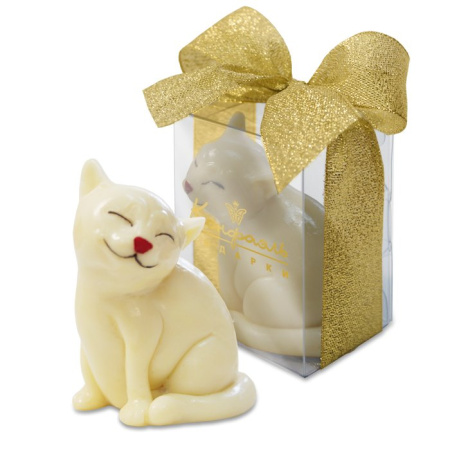 Скульптура из белого шоколада Кошечка