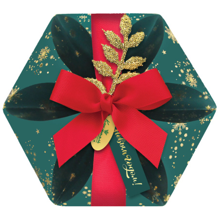 Набор драже, миндаля, цукатов и чая