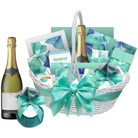 Корзина: книга с конфетами ассорти, мармелад-суфле, суфле-безе, драже,чай