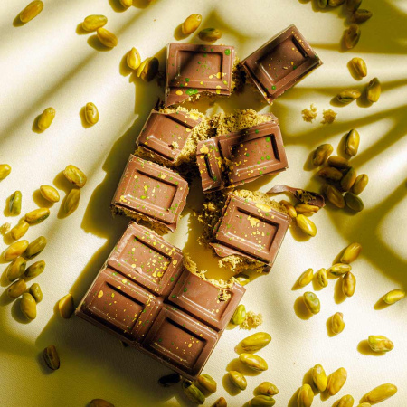 Шоколад молочный дубайский с фисташкой 230г Шоколад молочный дубайский с фисташкой 230г