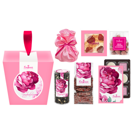 Набор конфет: ассорти, чай, цукаты, шоколад